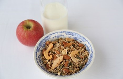 Granola med eple og kanel