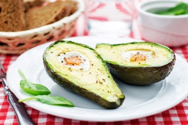 Bakt egg i avokado